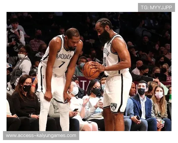 篮网与雄鹿激战，季后赛火药味浓烈，篮网与雄鹿战况